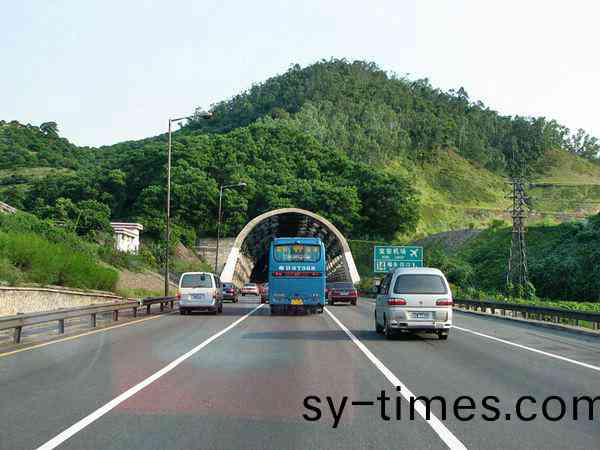 公(gong)路 公路(lu)